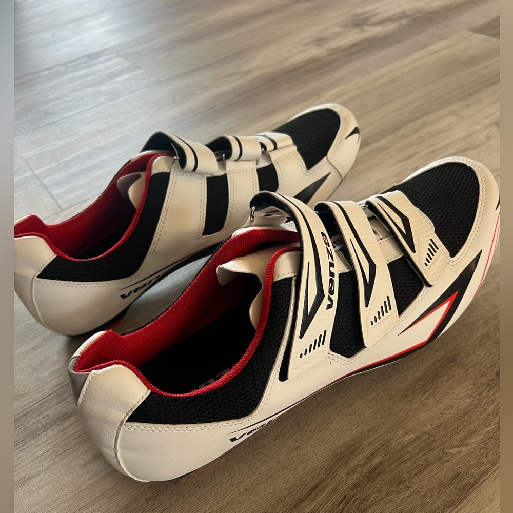 Men’s Cycling Shoes (look delta compatable)